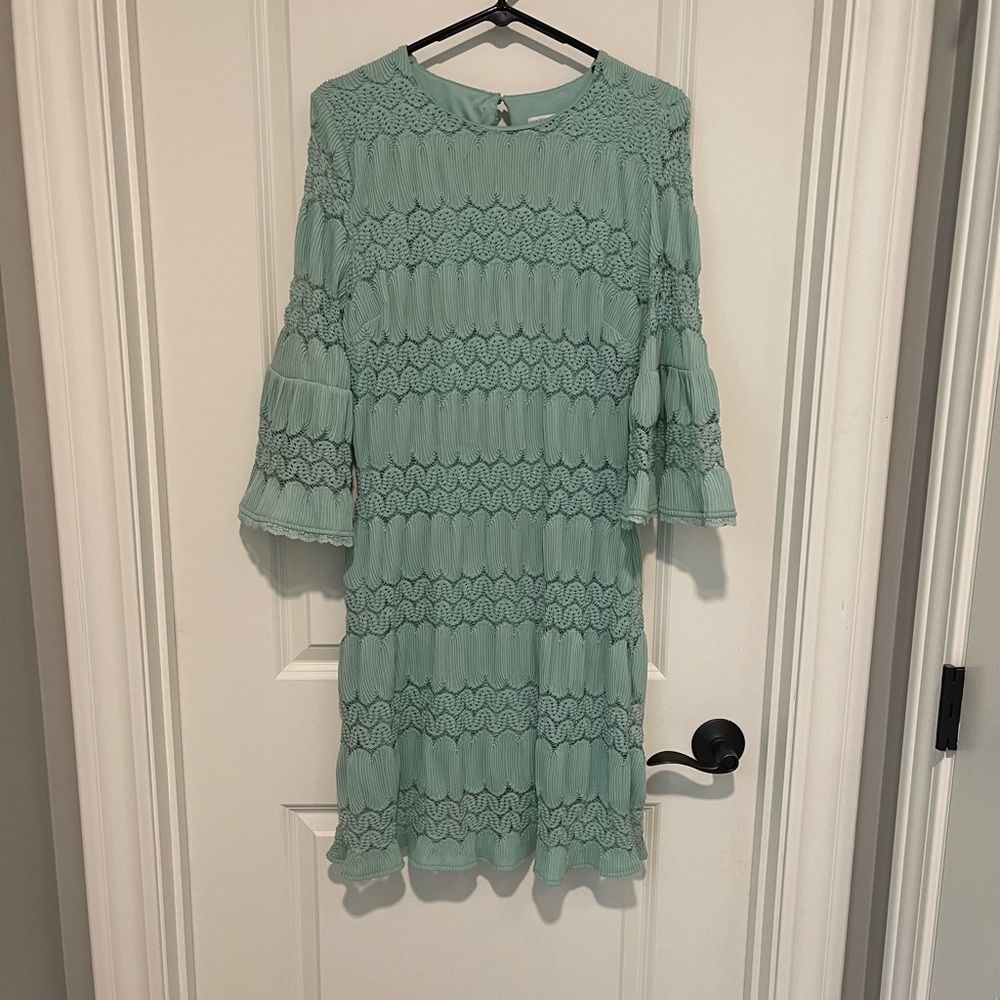 🔥🔥Host Pick🔥🔥 New York & Company, Long Sleeve Mint Colored Dress - Picture 2 of 4
